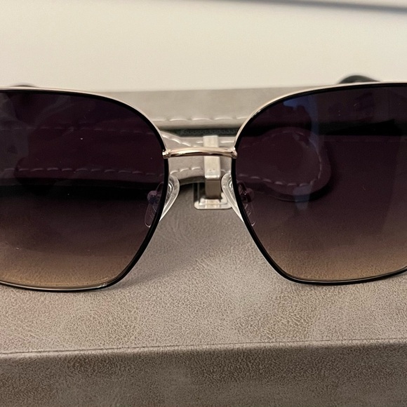 Oscar de la Renta sunglasses - Picture 3 of 6